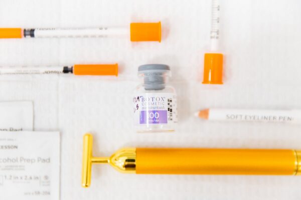 Botox Cosmetic 100 units vial with syringes